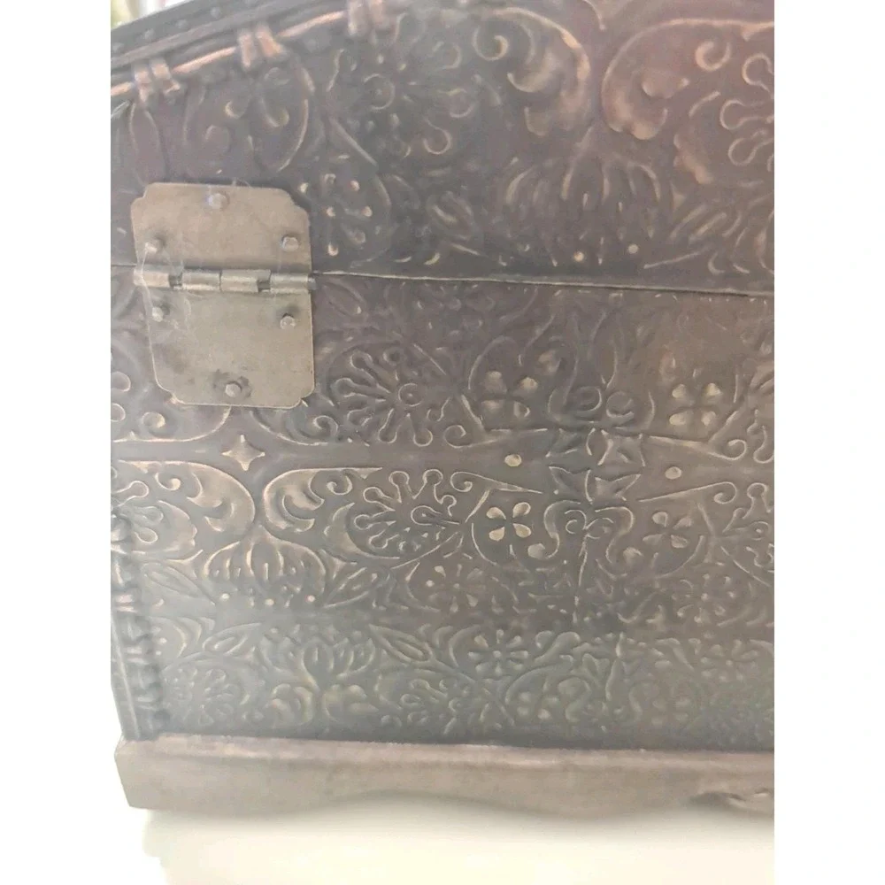 Vintage Brown Cooper‎ Or BrassCovered Layered Chest With Some Scuffs Unbranded